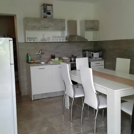 Kod Senja 60/a Starigrad (Kvarner)